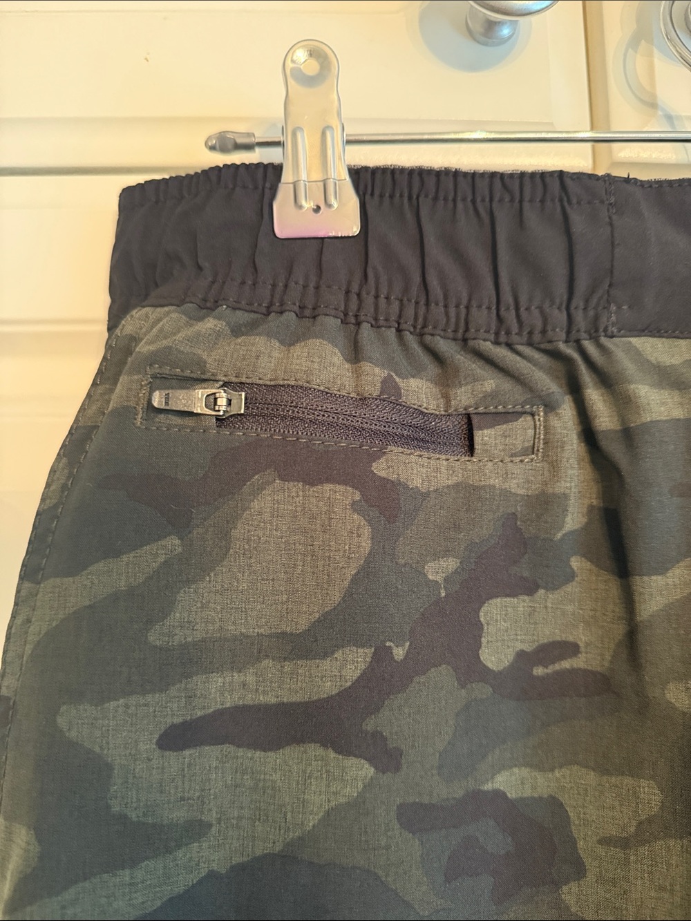 Vuori Men's Multi Shorts size medium - Picture 3 of 8